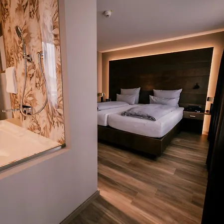 Holzapfel Hotel